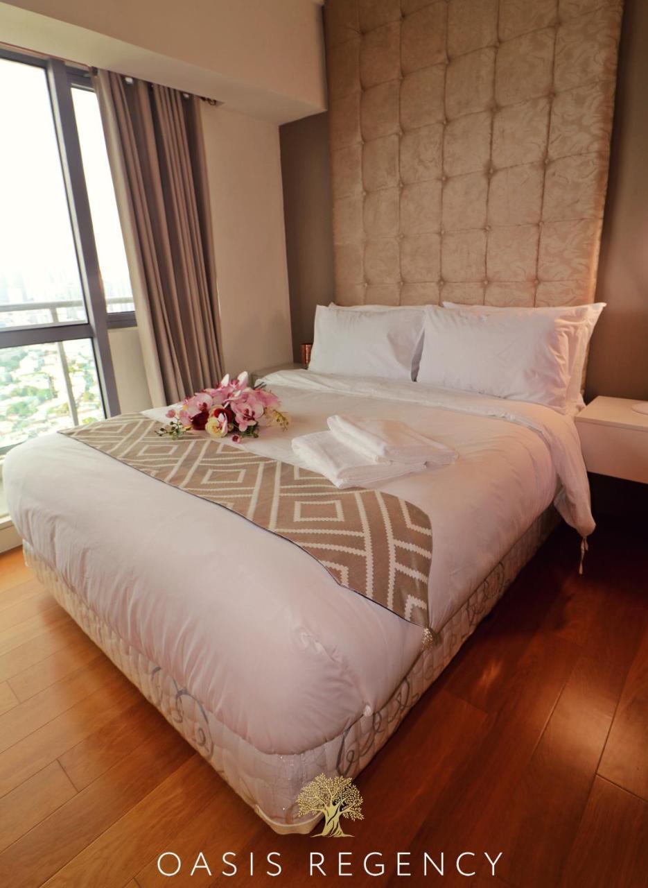 Апартаменти Oasis Regency @ Acqua Livingstone Near Rockwell Mandaluyong Екстер'єр фото