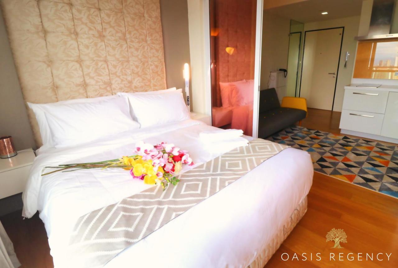 Апартаменти Oasis Regency @ Acqua Livingstone Near Rockwell Mandaluyong Екстер'єр фото